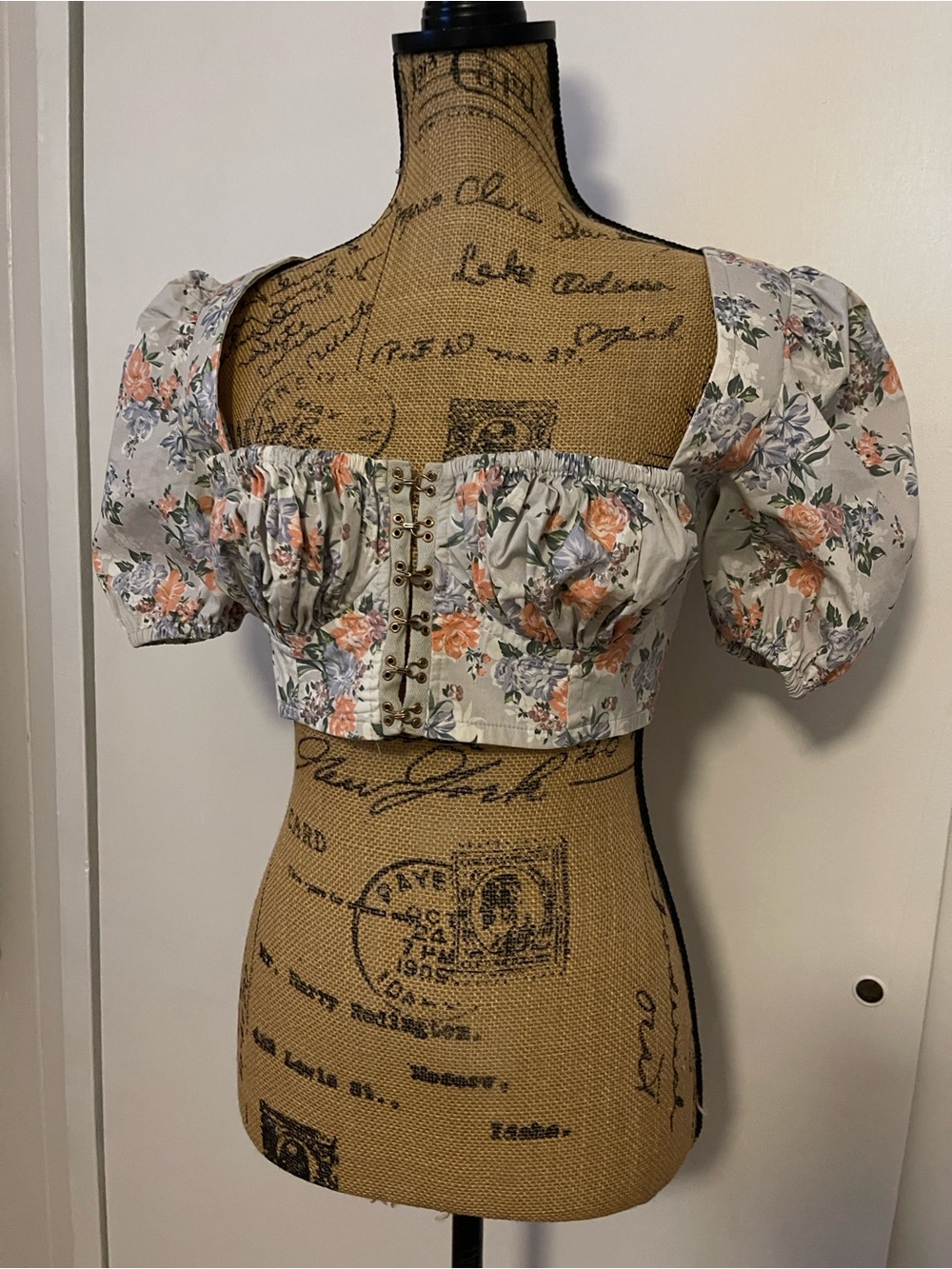 House of CB Pastel Floral Puff-Sleeve Crop Top - peach, Lavender